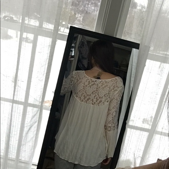 Flowy American Eagle Top - Picture 2 of 3